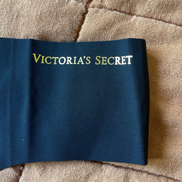 NWT - Seamless VS Thong - size small - Picture 2 of 5